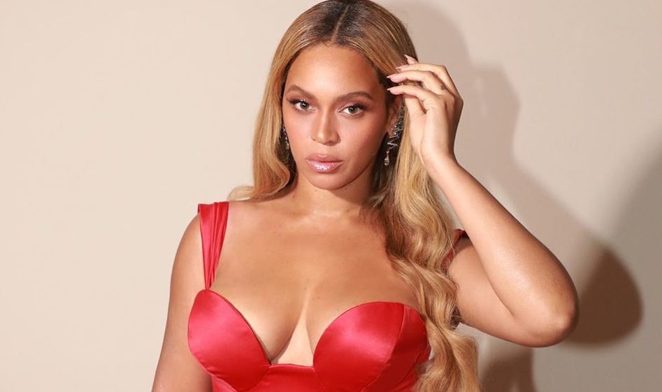 Beyoncé 40 Sexiest Photos