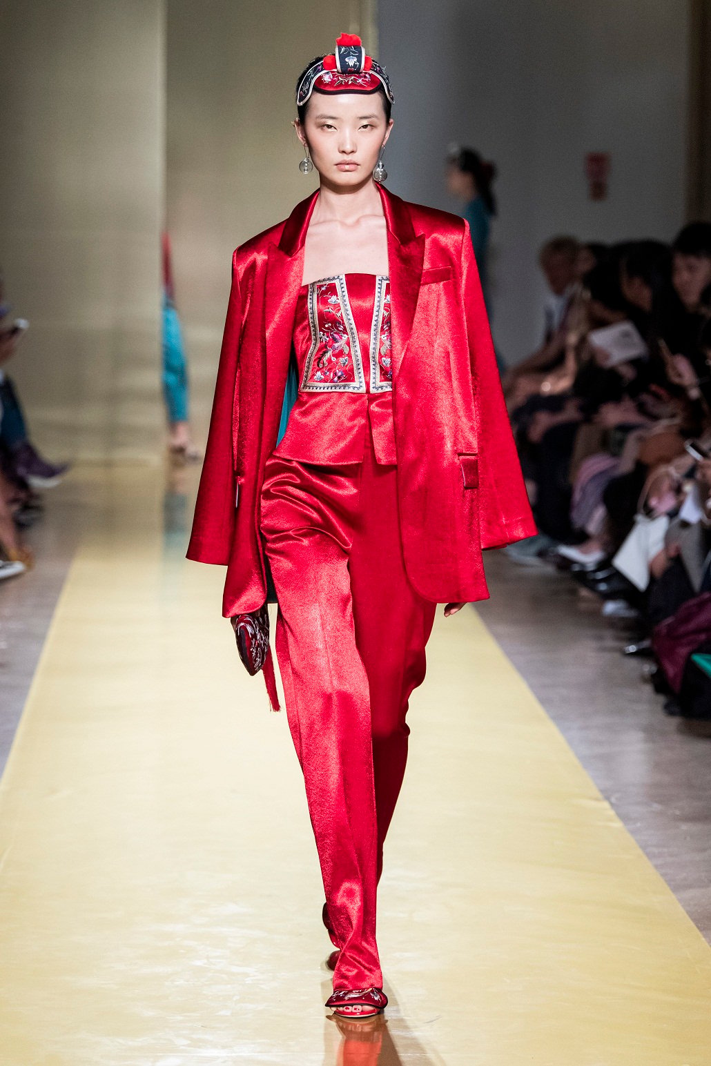 Il designer Hui Zhou Zhao sostiene Milano durante Covid19
