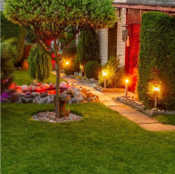How to Pass Time Outdoors While Social Distancing
