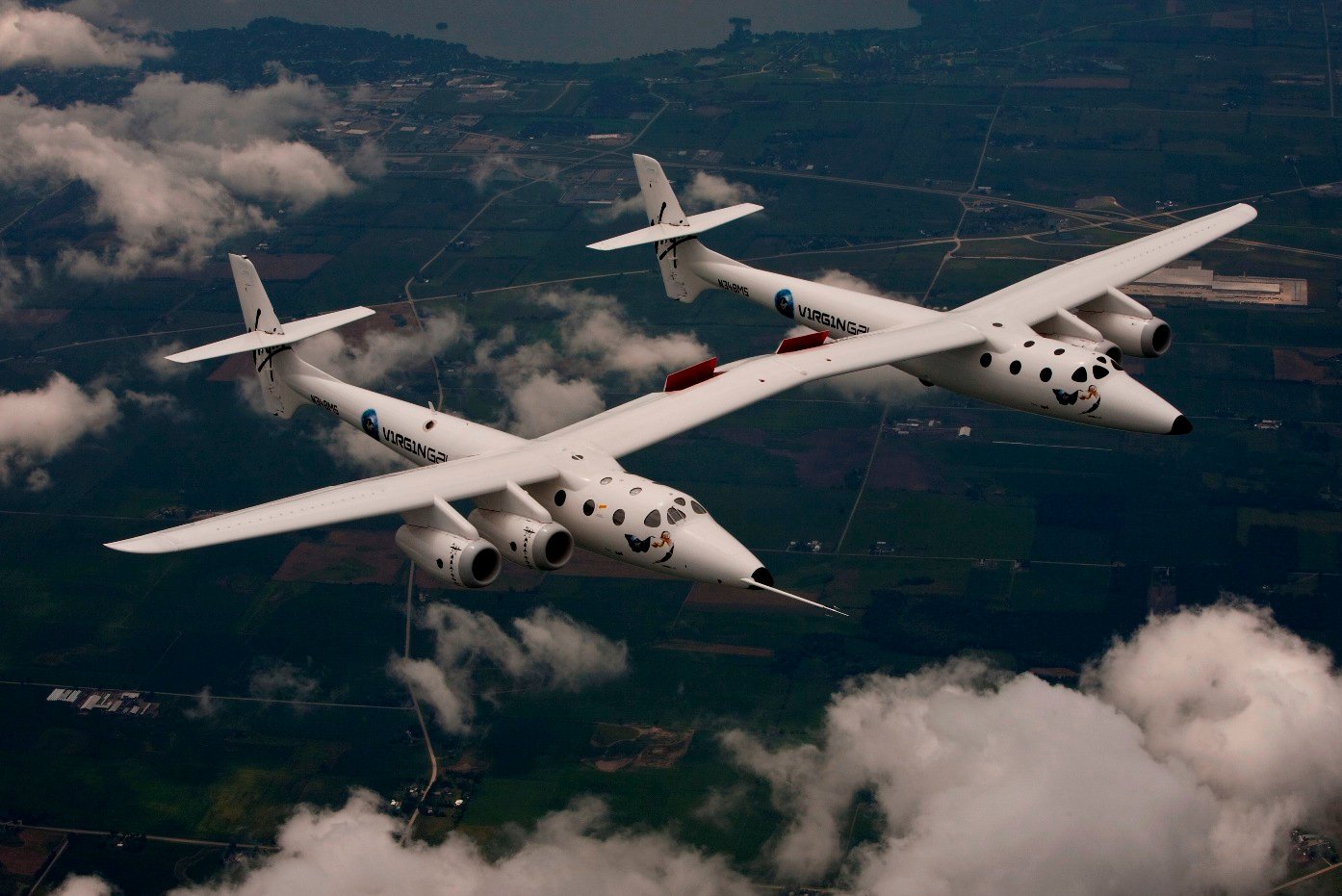 WhiteKnightTwo makes its first public debut at Air Venture