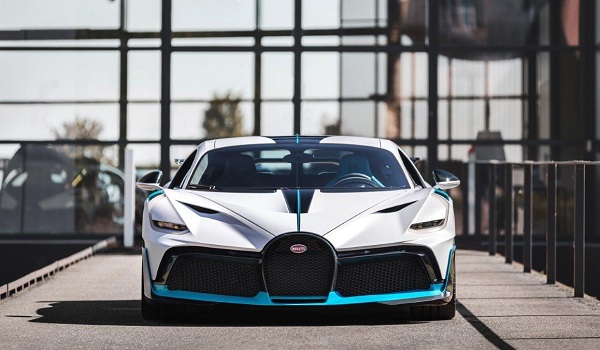 BUGATTI DIVO - COMIENZA LA ENTREGA A LOS CLIENTES