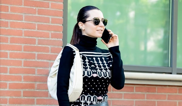 Stile di strada da FENDI durante la Settimana della Moda di Milano