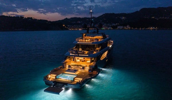 SURPRISE BENETTI - INNOVATIVE AND GLAMOUROUS YACHT AND FLAGSHIP OF THE BOAT SHOW