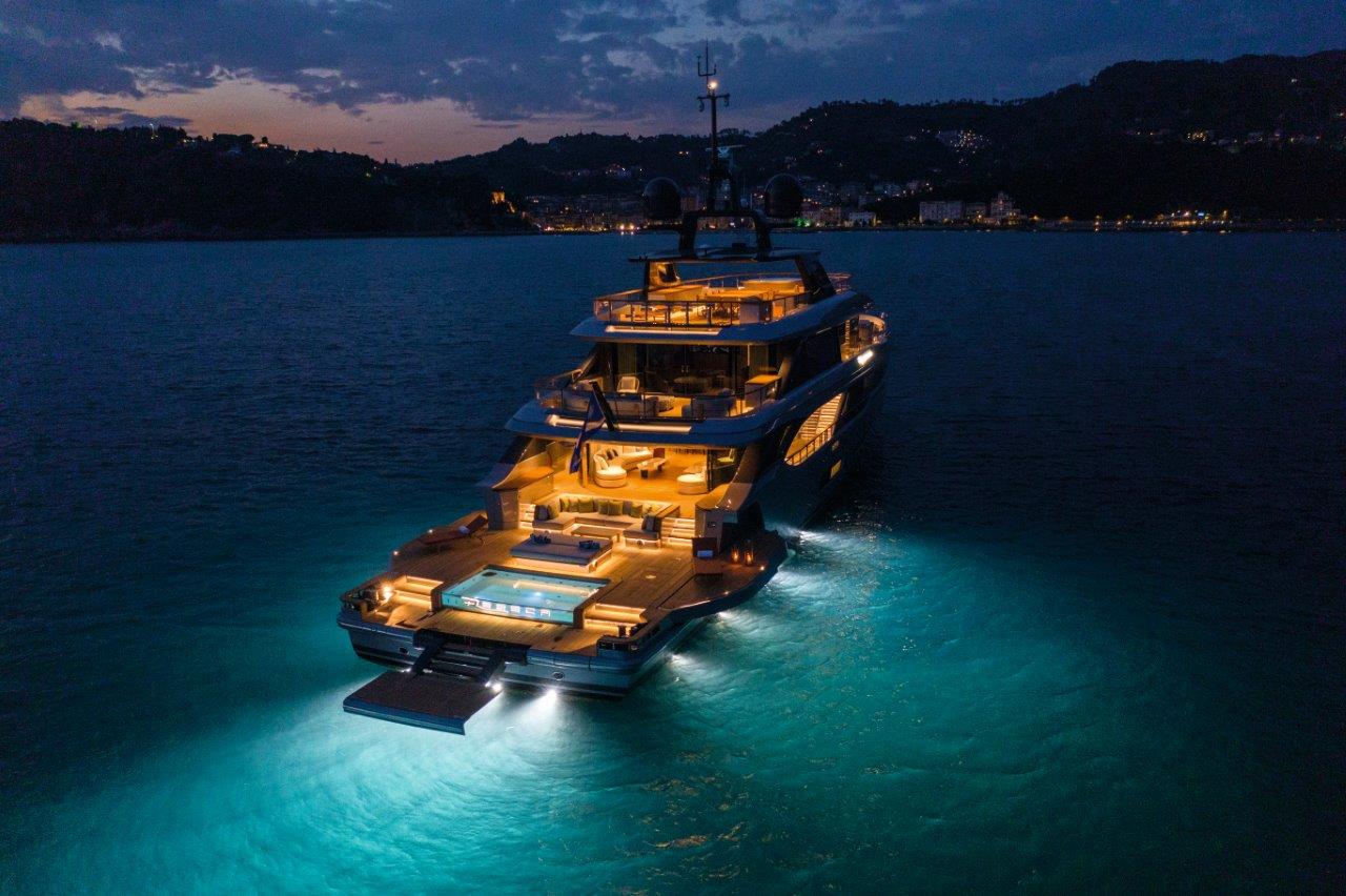 Benetti Oasis 40M