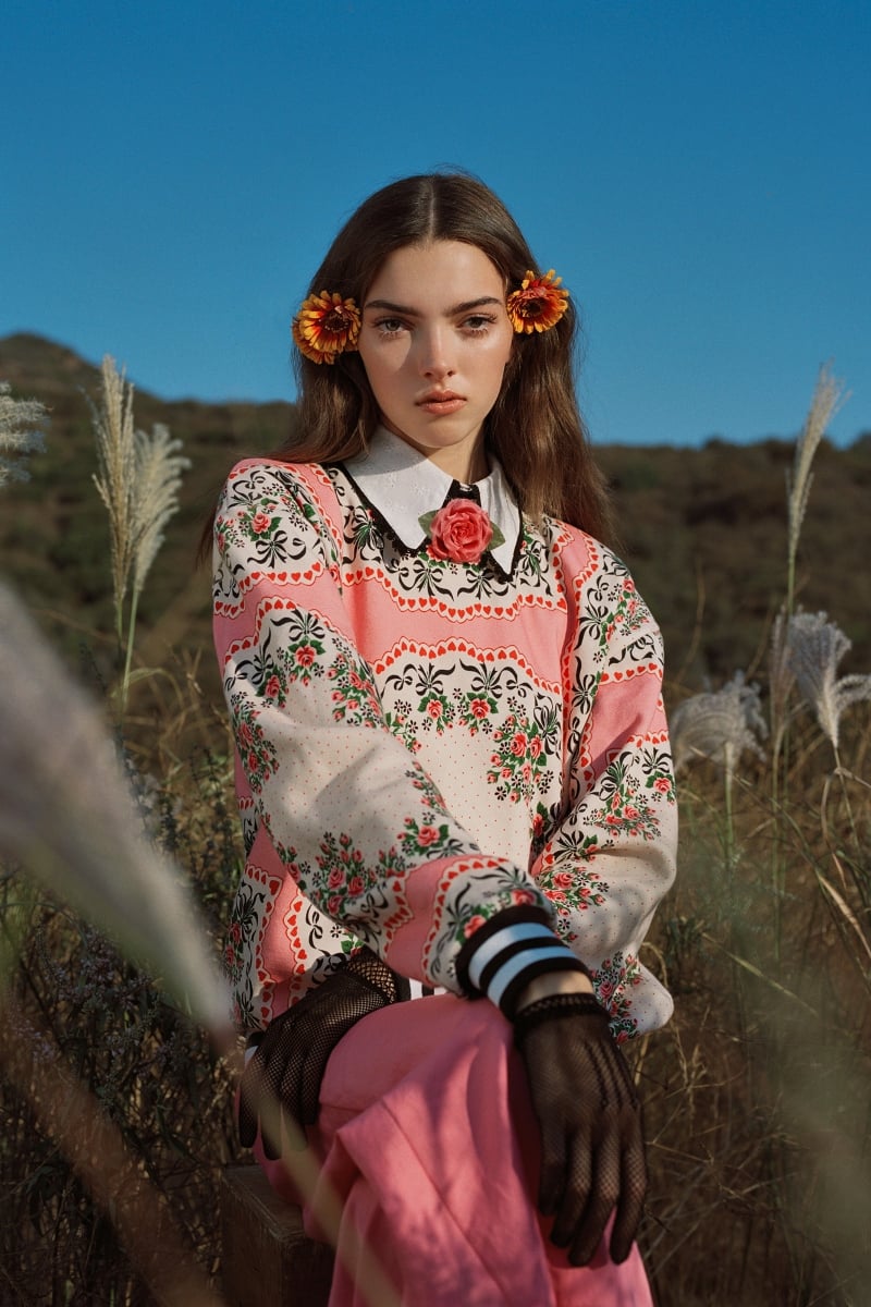 PINK FLORAL BOUQUET PRINTED SWEATSHIRT WITH WHITE EYELET COLLAR AND SILK ROSE - LOOK 6