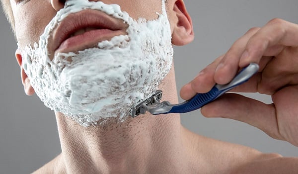 Razor vs Electric Shaver? Pros and Cons