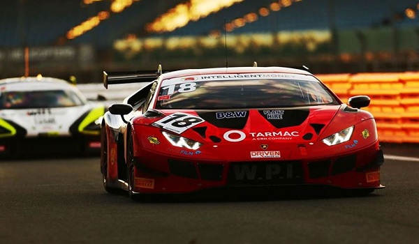 Lamborghini vence Silverstone 500 e conquista o primeiro título de GT britânico