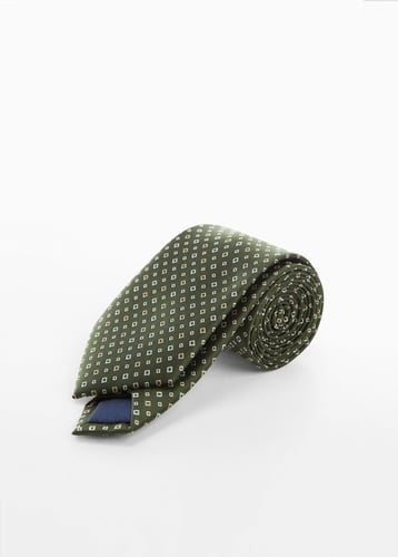 Geometric patterned tie