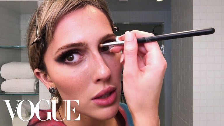 Guida di Teddy Quinlivan al trucco completo "Fantasy Glamour" | Segreti di bellezza | Vogue