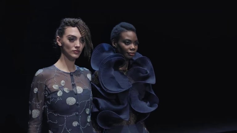 Giorgio Armani Herbst/Winter 2021-22 Damenmodenschau