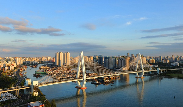 LA CIUDAD DE HAIKOU INVITA A LOS MEJORES ARQUITECTOS Y ARTISTAS DEL MUNDO A CONSTRUIR 16 "PABELLONES JUNTO AL MAR