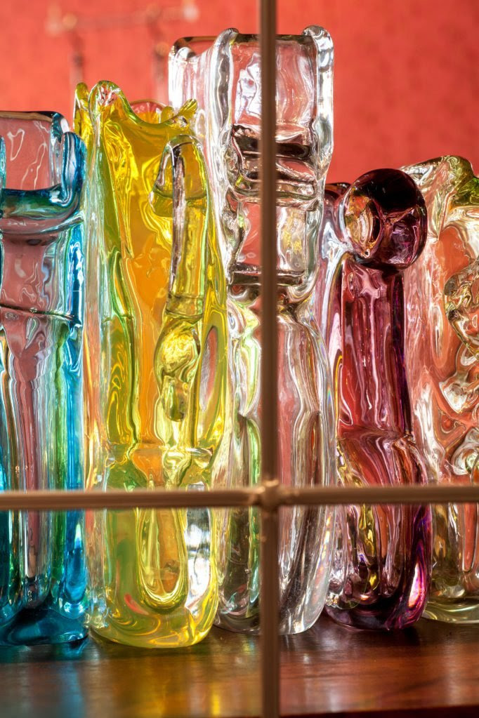The Container of Thinking, Yin Xiuzhen (2015). Glass.