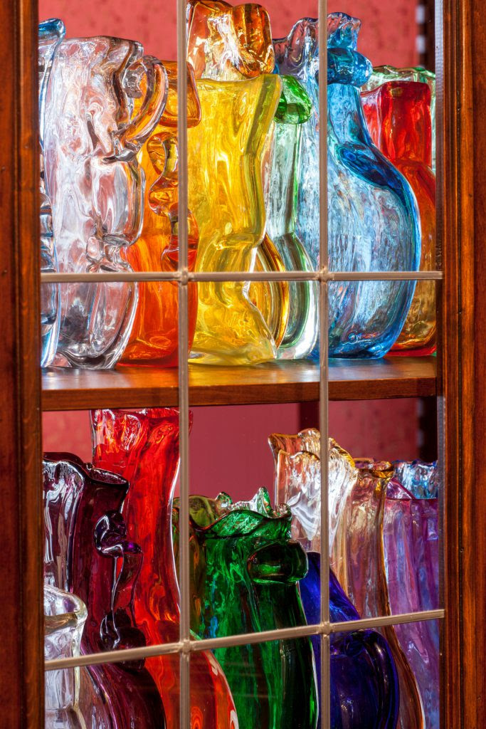The Container of Thinking, Yin Xiuzhen (2015). Glass.