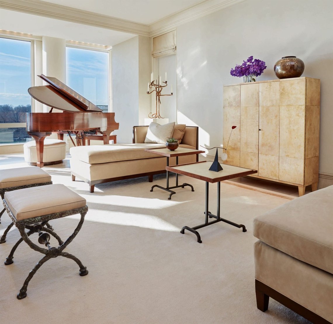Sotheby's To Present Design & More From The Collection Of Michelle Smith