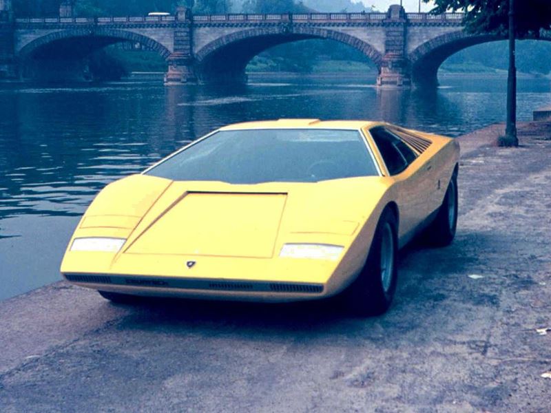 Lamborghini Countach LP 500 7