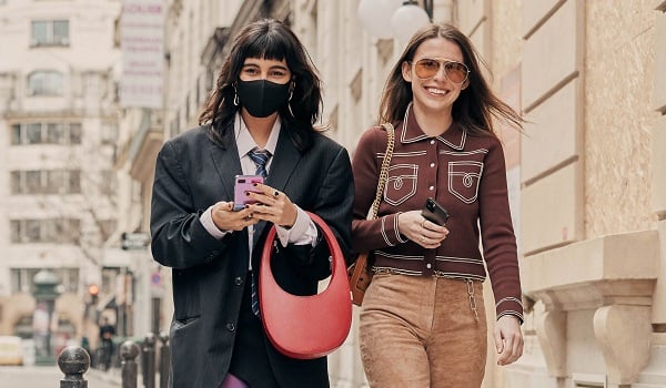 Street Style à la semaine de la mode à Paris