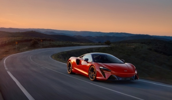 All New McLaren Artura High-Performance Hybrid Powertrain Sets New Supercar Standards Amplifies McLaren Driving Experience