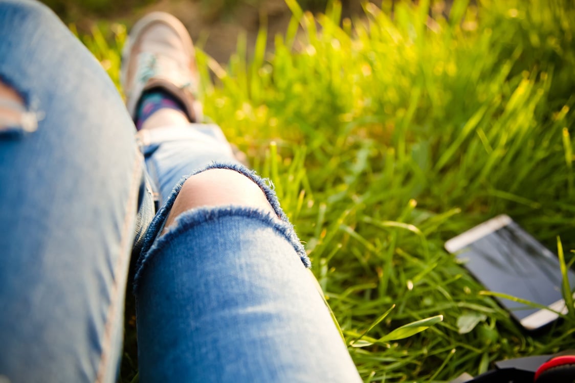 5 Tips For Wearing Jeans On Hot Summer Days