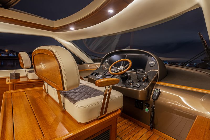 PALM BEACH MOTOR YACHTS GT60