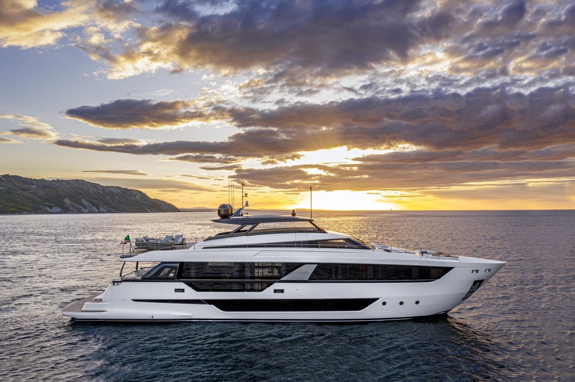 FERRETTI YACHTS 1000