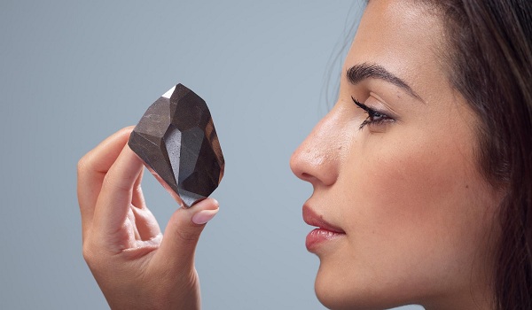 Le plus gros diamant taillé jamais mis aux enchères