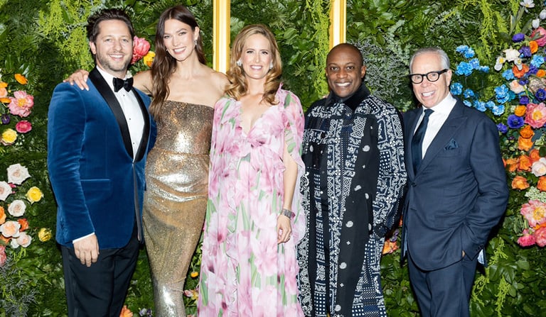 Derek Blasberg, Karlie Kloss, Olivia Walton, Hank Willis Thomas, and Tommy Hilfiger at the Crystal Bridges Museum of American Art’s Grit to Glamour party