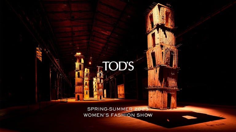 Sfilata di moda donna primavera-estate 2023