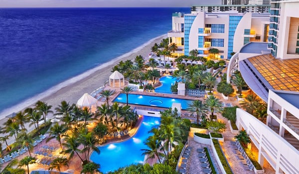 Das Diplomat Beach Resort ist das ultimative Florida-Reiseziel für Herbst und Winter.