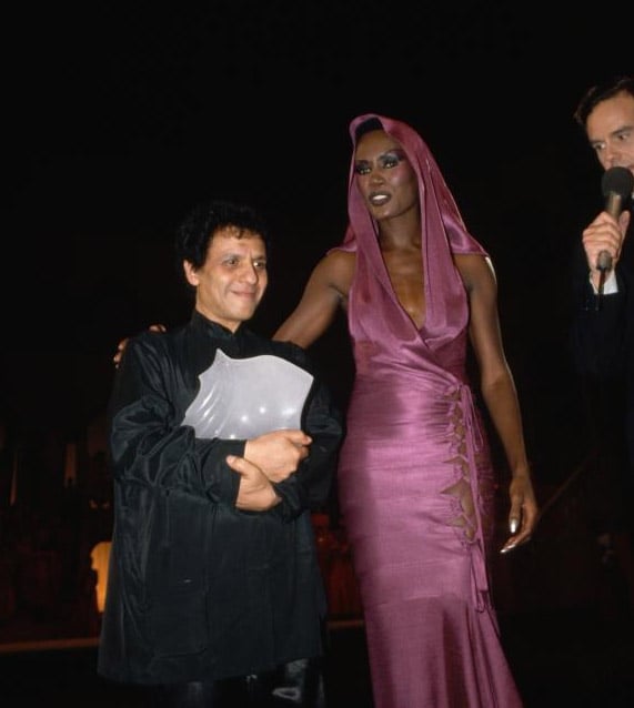 Recordando Azzedine Alaia, o gigante do design