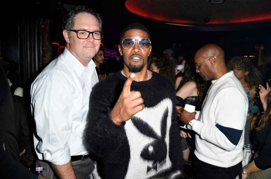 Jamie Foxx et George Schmidt, président de Privé Revaux, assistent à la fête d'anniversaire organisée par Privé Revaux à l'hôtel L'Arc à Paris.
