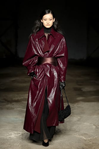 MILAN, ITALY - FEBRUARY 23: A model walks the runway at the Anteprima fashion show during the Milan Fashion Week Womenswear Fall/Winter 2023/2024 on February 23, 2023 in Milan, Italy. (Photo by Daniele Venturelli/Getty Images for Anteprima)