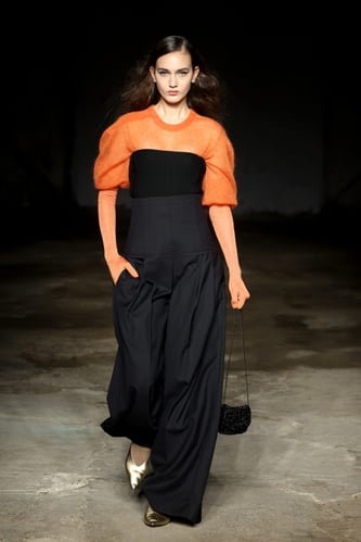 MILAN, ITALY - FEBRUARY 23: A model walks the runway at the Anteprima fashion show during the Milan Fashion Week Womenswear Fall/Winter 2023/2024 on February 23, 2023 in Milan, Italy. (Photo by Daniele Venturelli/Getty Images for Anteprima)