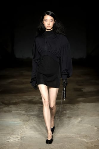 MILAN, ITALY - FEBRUARY 23: A model walks the runway at the Anteprima fashion show during the Milan Fashion Week Womenswear Fall/Winter 2023/2024 on February 23, 2023 in Milan, Italy. (Photo by Daniele Venturelli/Getty Images for Anteprima)