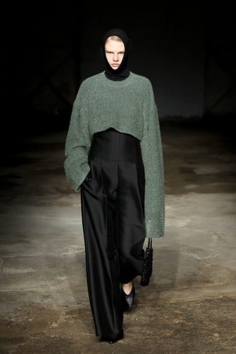 MILAN, ITALY - FEBRUARY 23: A model walks the runway at the Anteprima fashion show during the Milan Fashion Week Womenswear Fall/Winter 2023/2024 on February 23, 2023 in Milan, Italy. (Photo by Daniele Venturelli/Getty Images for Anteprima)