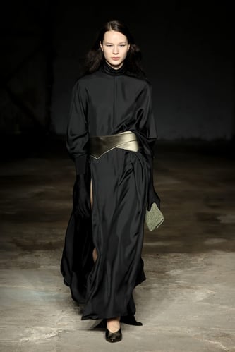 MILAN, ITALY - FEBRUARY 23: A model walks the runway at the Anteprima fashion show during the Milan Fashion Week Womenswear Fall/Winter 2023/2024 on February 23, 2023 in Milan, Italy. (Photo by Daniele Venturelli/Getty Images for Anteprima)