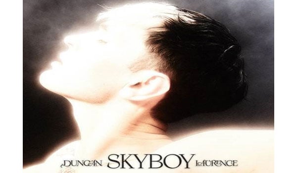 Duncan Laurence comparte su nuevo single "Skyboy"