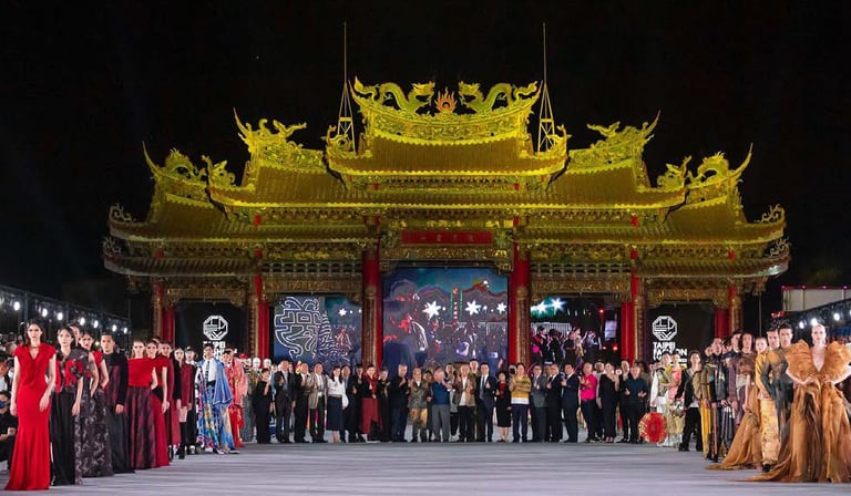 La settimana della moda di Taipei Autunno/Inverno 2023 si apre con "CrossLab: Dialogo tra performance tradizionale, artigianato e moda".