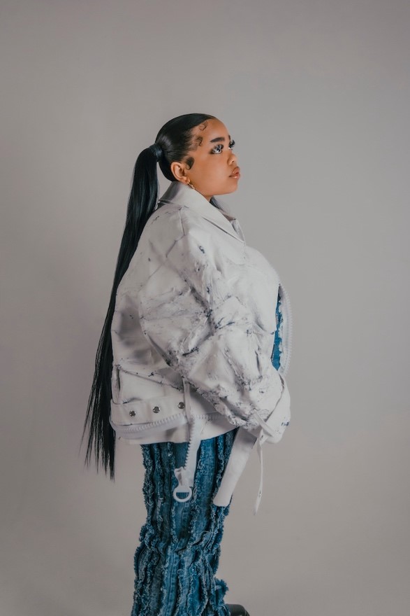 Zoe Wees Shares Anthemic New Single, “Don’t Give Up”