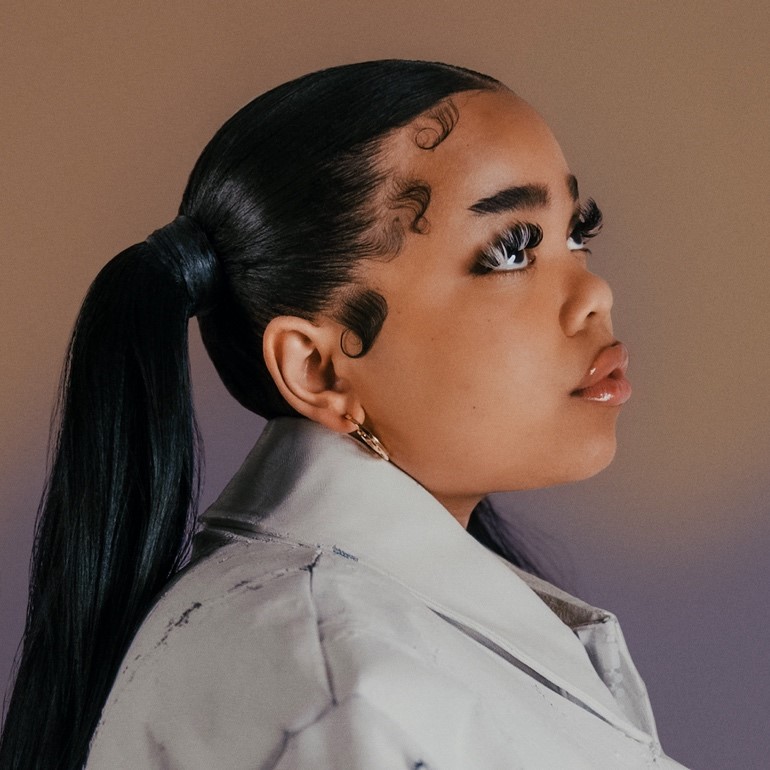 Zoe Wees Shares Anthemic New Single, “Don’t Give Up”