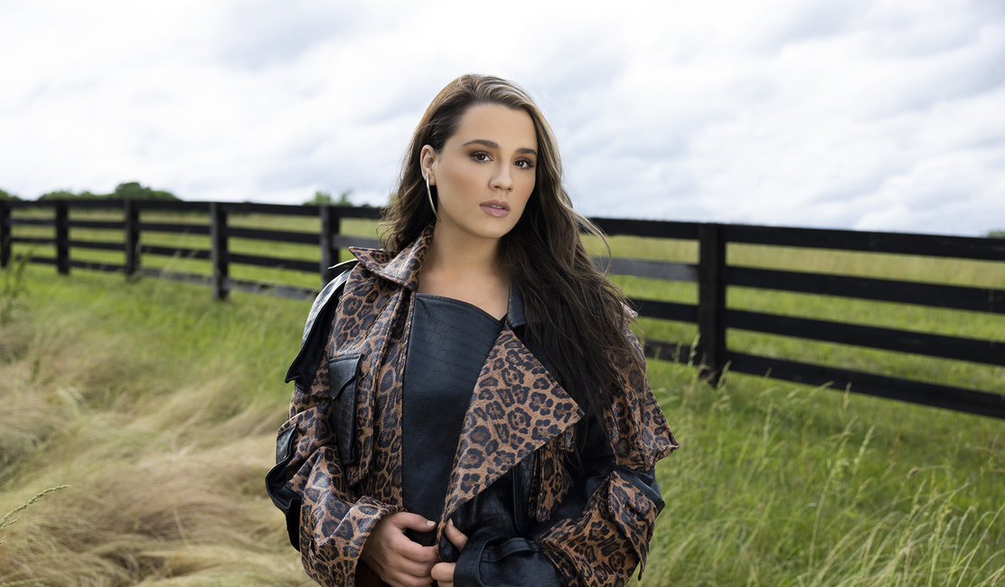 GABBY BARRETT ANNOUNCES HOTLY ANTICIPATED NEXT SINGLE “GLORY DAYS” OUT THIS JUNE