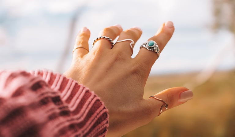 Cómo liberar tu individualidad con la ayuda de joyas únicas hechas a mano