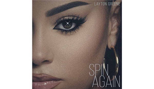 LAYTON GREENE TAUCHT MIT NEUER SINGLE UND VIDEO "SPIN AGAIN" IN IHRE EIGENE VERLETZLICHKEIT EIN