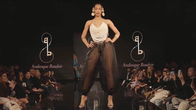 ARABESCO BOUDOIR MAISON na Semana de Moda de Nova York 2023, com o apoio da Art Hearts Fashion.