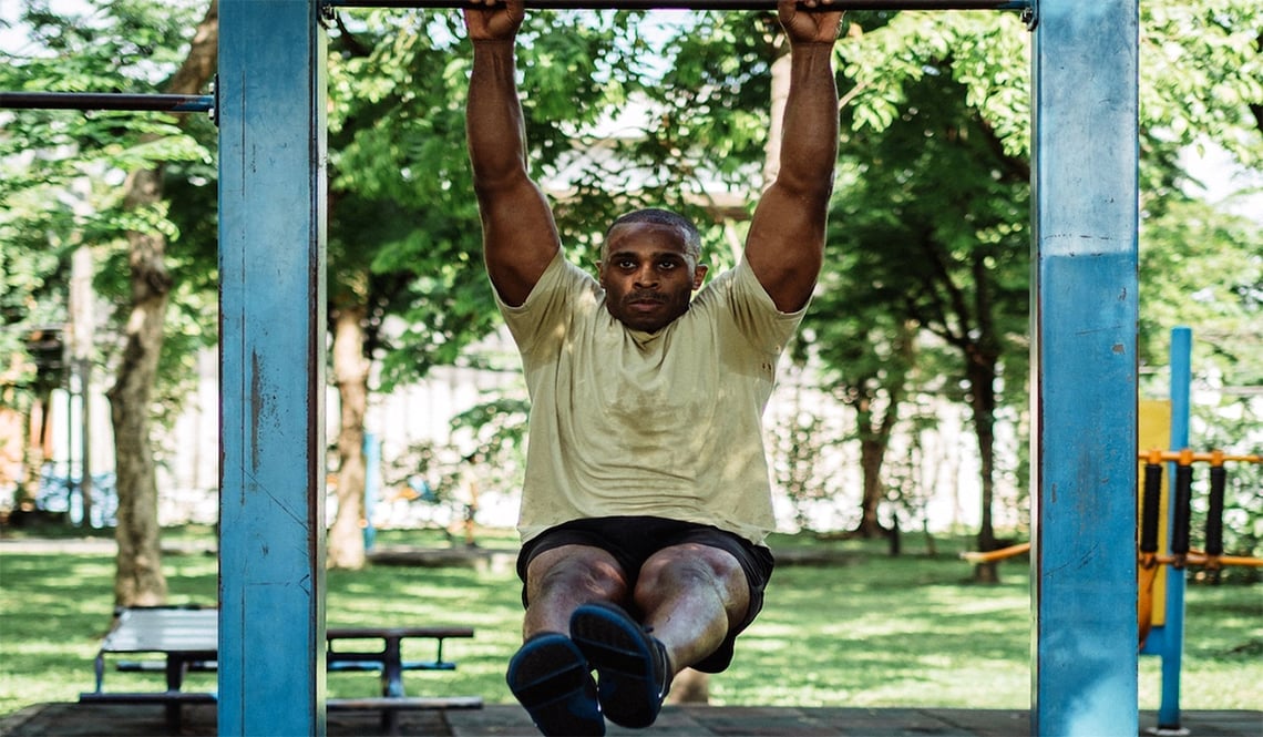 How to Do Hanging Leg Raises: Benefits and Common Mistakes