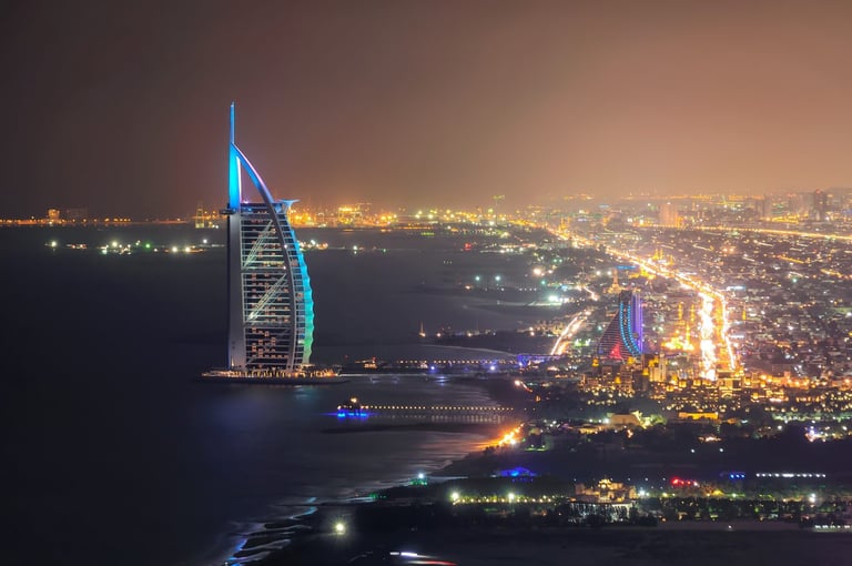 Dubai's Luxurious 5-Star Retreats & Hassle-Free Flight Bookings