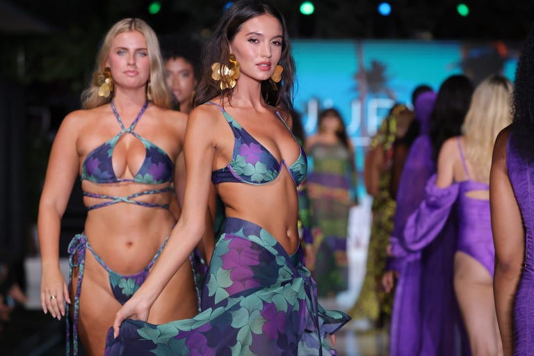 Trajes de baño OFUURE en la Miami Swim Week 2023