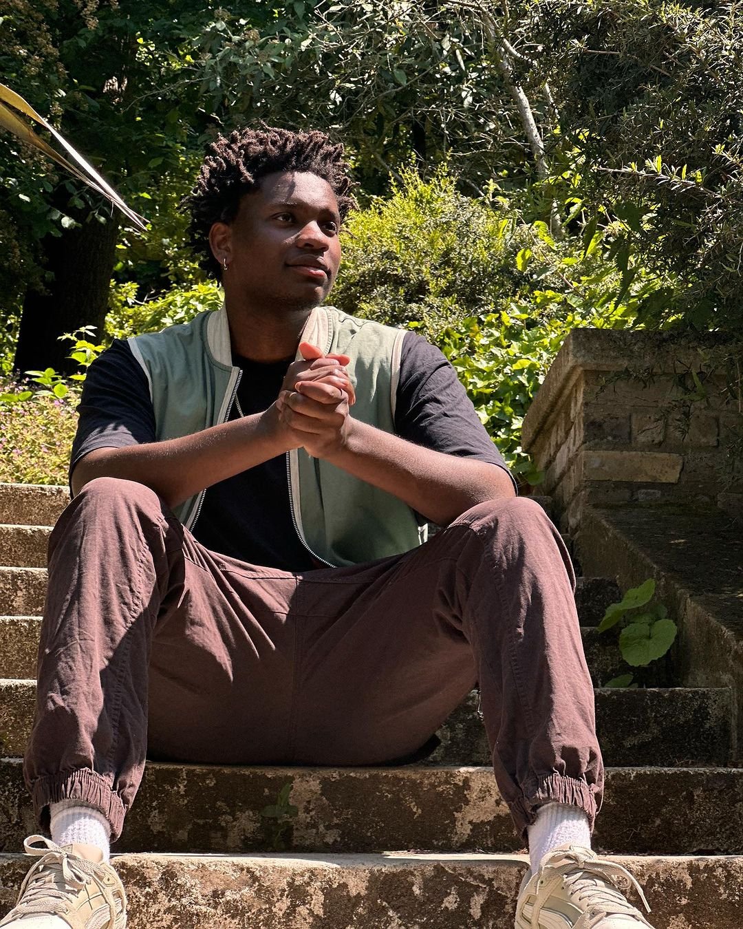 VICTOR RAY RELEASES NEW SINGLE “POPCORN & A SMOOTHIE”