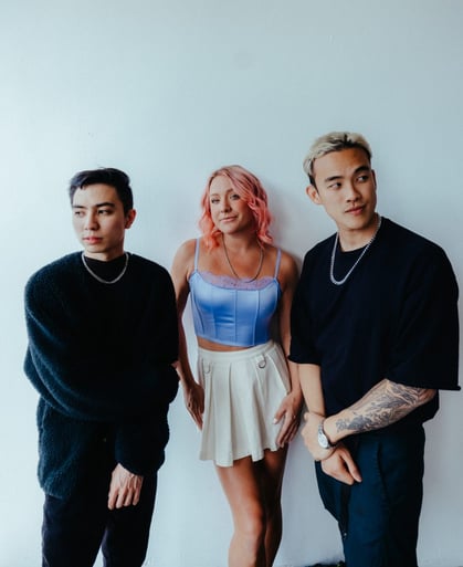 MYRNE REUNITES WITH MANILA KILLA AND VOCALIST RUNN FOR “CENTER OF THE WORLD”