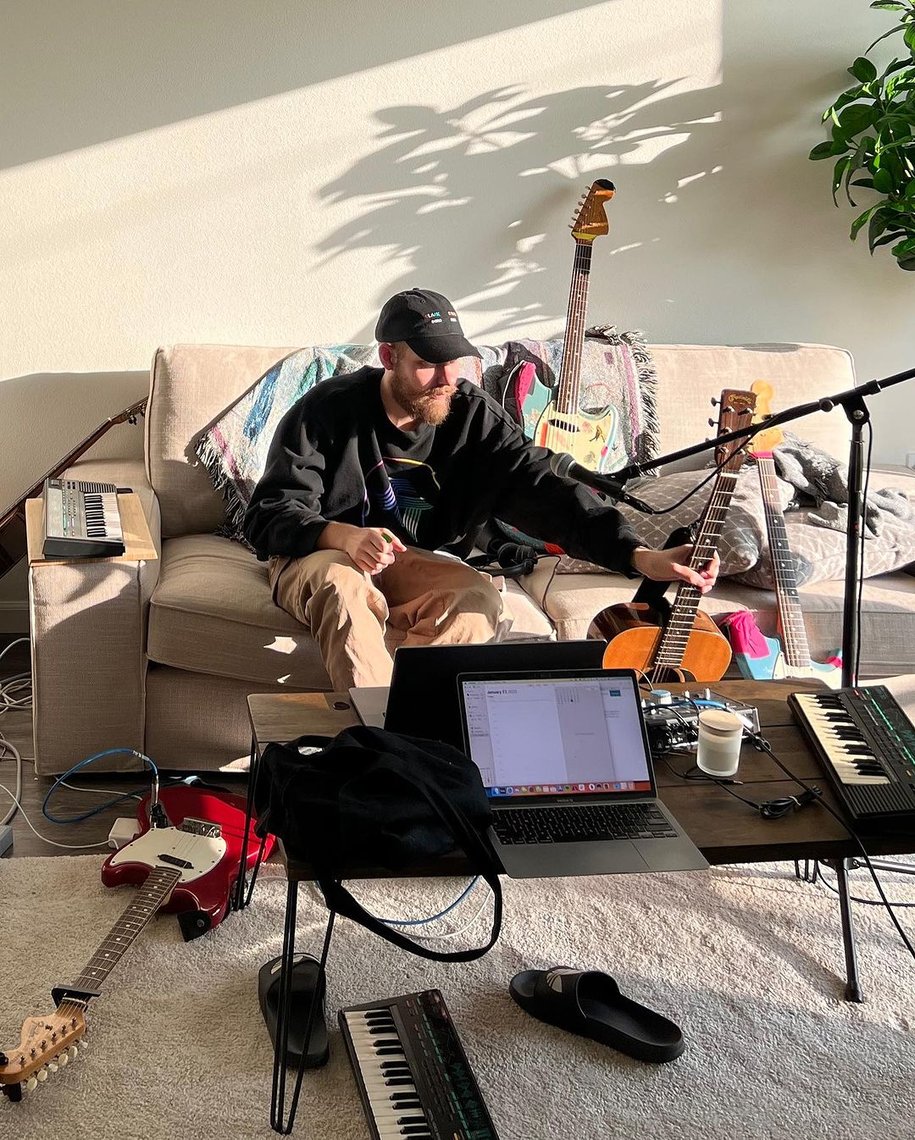 SAN HOLO