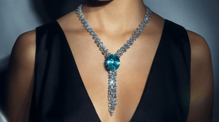 Sotheby's e Adler Joailliers presentano "La laguna blu".